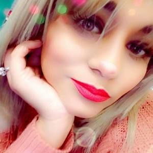 Meet your Posher, Monica